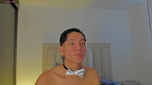 JulianRose 1 online show from September 13, 2025, 9:03 pm