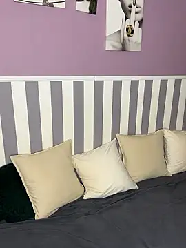 Tkcqcc online show from November 28, 2025, 11:46 am