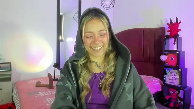 Snapshot of alisson_zafiro_ chatting on December 18, 2024, 12:18 pm alisson zafiro  online show from December 18, 2024, 12:18 pm