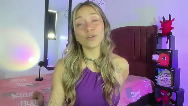 Snapshot of alisson_zafiro_ chatting on December 18, 2024, 3:22 pm alisson zafiro  online show from December 18, 2024, 3:22 pm