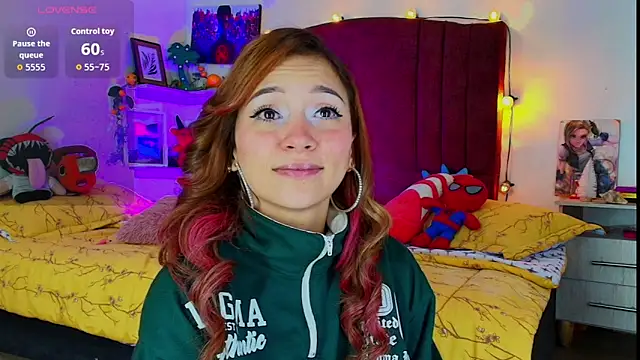 alisson zafiro  online show from November 29, 2025, 5:21 am