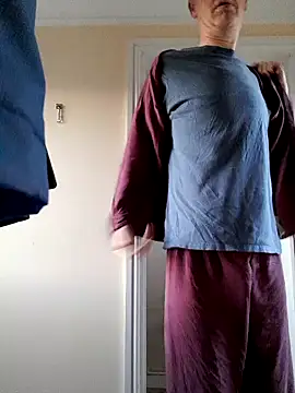 Snapshot of fastfun2012 chatting on December 8, 2024, 8:20 am fastfun2012 online show from December 8, 2024, 8:20 am