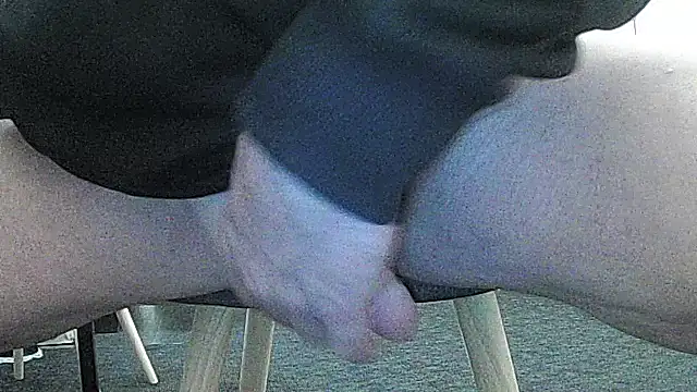 Nice8inchaussie online show from November 27, 2025, 5:48 pm