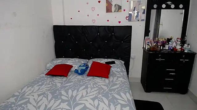 floweer  online show from October 21, 2025, 4:08 pm