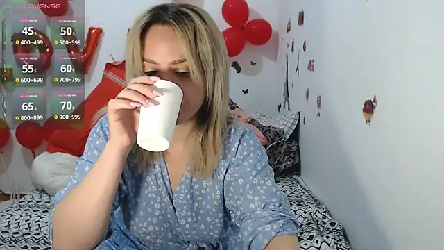 hotmilf4uxxx online show from March 24, 2026, 10:31 am