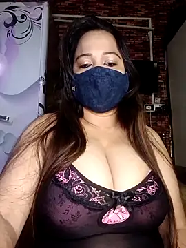 albelasummi702 online show from December 2, 2025, 2:39 am