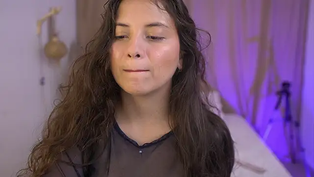 lirio05 online show from November 11, 2025, 6:19 pm