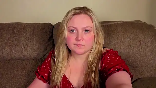 Snapshot of PhatAssBlond chatting on June 26, 2026, 1:43 am PhatAssBlond online show from June 26, 2026, 1:43 am