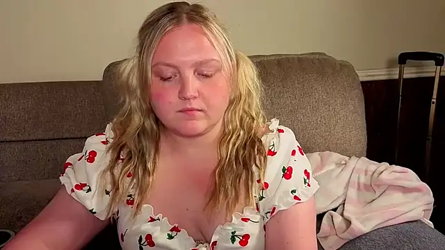 Snapshot of PhatAssBlond chatting on July 4, 2026, 1:12 am PhatAssBlond online show from July 4, 2026, 1:12 am