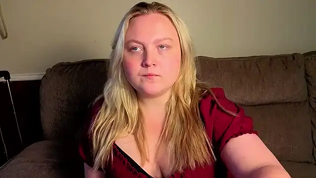Snapshot of PhatAssBlond chatting on July 19, 2026, 7:17 pm PhatAssBlond online show from July 19, 2026, 7:17 pm