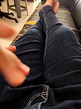 SplitPrestige19 online show from February 2, 2026, 7:40 am