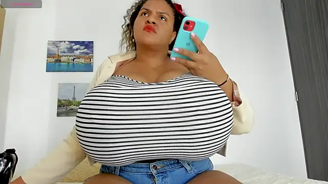 Snapshot of bigmom69_ chatting on September 9, 2025, 3:00 pm bigmom69 online show from September 9, 2025, 3:00 pm