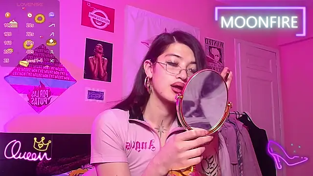 moonfiredancer online show from April 10, 2026, 10:53 am