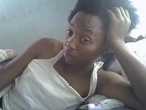 Snapshot of ElianeHot chatting on June 11, 2026, 8:23 am ElianeHot online show from June 11, 2026, 8:23 am