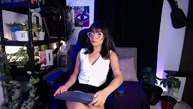 medusa 025 online show from March 12, 2025, 5:35 am