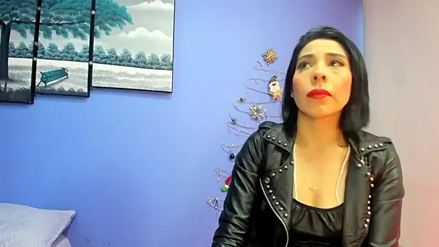 Snapshot of AdelleLennox_cg chatting on December 13, 2024, 11:13 am AdelleLennox cg online show from December 13, 2024, 11:13 am