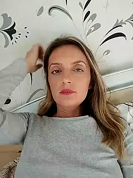 SophyGirl online show from October 15, 2025, 12:38 pm