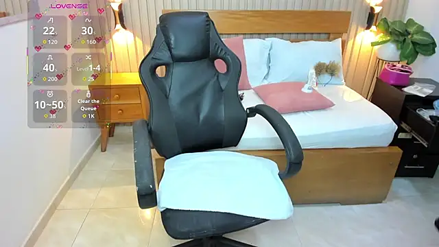 luciana ballesteros  online show from March 27, 2026, 12:27 pm