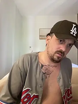 Snapshot of Tremblay_Simard chatting on March 17, 2026, 4:28 am Tremblay Simard online show from March 17, 2026, 4:28 am