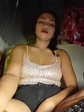 Snapshot of prettybella4u chatting on June 19, 2026, 3:33 am prettybella4u online show from June 19, 2026, 3:33 am