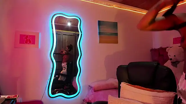 ladyrd1 online show from February 27, 2025, 12:56 pm