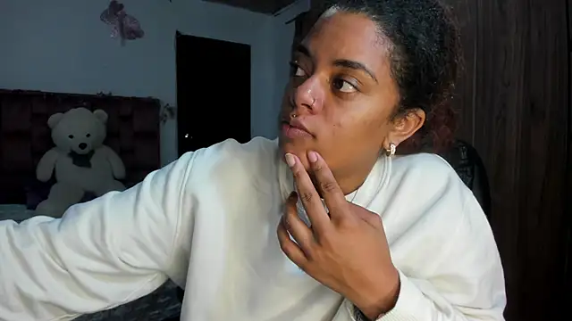 ladyrd1 online show from April 17, 2026, 1:41 am