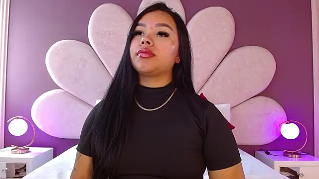 Snapshot of MarianaGarciaa__ chatting on May 8, 2026, 7:19 pm MarianaGarciaa online show from May 8, 2026, 7:19 pm