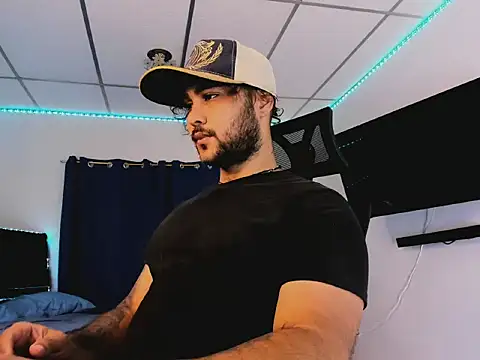 Snapshot of Sebas-hott chatting on December 16, 2025, 10:04 pm Sebas-hott online show from December 16, 2025, 10:04 pm