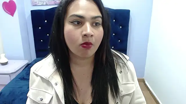 Snapshot of lucianaa_25 chatting on December 4, 2024, 12:14 pm lucianaa 25 online show from December 4, 2024, 12:14 pm