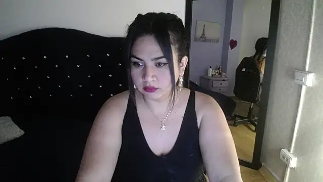 Snapshot of lucianaa_25 chatting on December 20, 2024, 1:43 pm lucianaa 25 online show from December 20, 2024, 1:43 pm