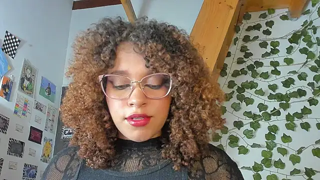 Snapshot of Ada_gales_ chatting on December 5, 2024, 2:53 am Ada gales  online show from December 5, 2024, 2:53 am