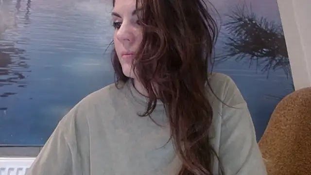 AliceTailor online show from October 7, 2025, 4:37 pm