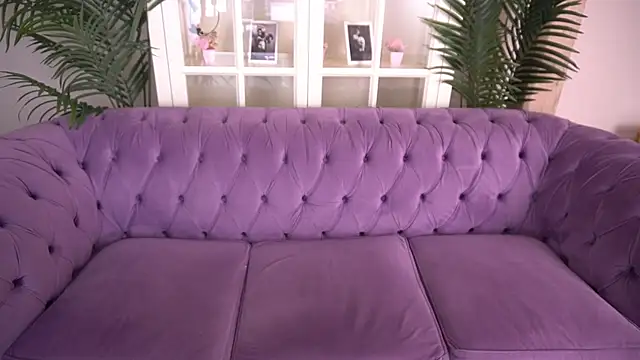 IceDanielles online show from July 11, 2026, 5:54 am