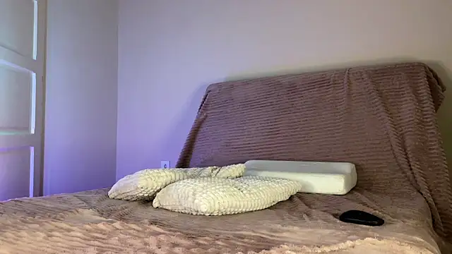 itsmaxxbaby  online show from February 20, 2026, 3:14 am