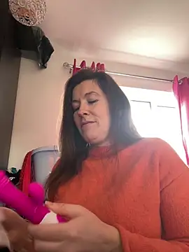 Lwhite1 online show from February 17, 2025, 3:53 pm