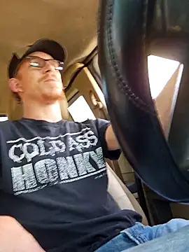 Snapshot of REDHAMMER_ chatting on September 9, 2025, 8:30 pm REDHAMMER online show from September 9, 2025, 8:30 pm