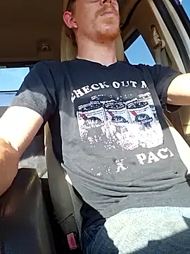 Snapshot of REDHAMMER_ chatting on October 16, 2025, 8:10 pm REDHAMMER online show from October 16, 2025, 8:10 pm