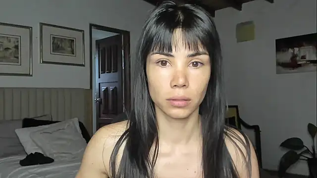 AnaHenao online show from February 12, 2026, 12:11 pm