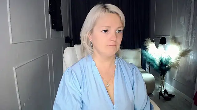 Juarnea online show from November 24, 2025, 5:23 pm