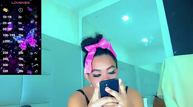 Snapshot of KayleighDreams_ chatting on February 23, 2025, 3:56 am KayleighDreams  online show from February 23, 2025, 3:56 am