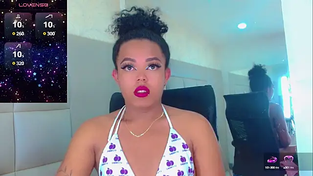 Snapshot of KayleighDreams_ chatting on March 8, 2025, 6:32 am KayleighDreams  online show from March 8, 2025, 6:32 am