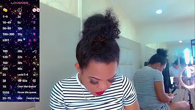 Snapshot of KayleighDreams_ chatting on March 9, 2025, 4:16 am KayleighDreams  online show from March 9, 2025, 4:16 am
