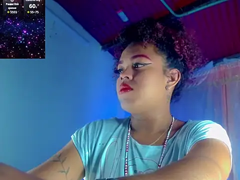 Snapshot of KayleighDreams_ chatting on October 1, 2025, 11:44 pm KayleighDreams  online show from October 1, 2025, 11:44 pm