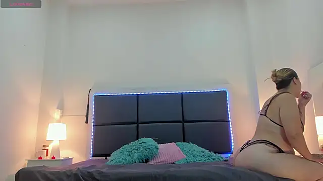 Aslhyn Gomez online show from October 23, 2025, 6:28 pm