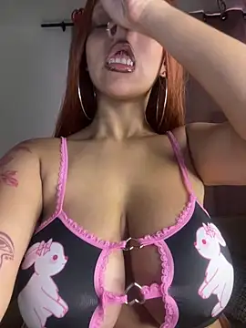 Charlotee  online show from February 16, 2025, 9:38 pm