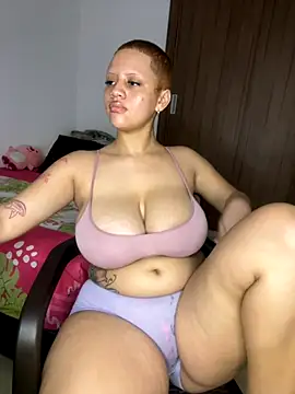 Charlotee  online show from September 13, 2025, 11:15 pm