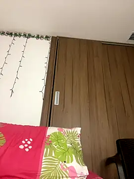 Charlotee  online show from October 31, 2025, 7:20 am