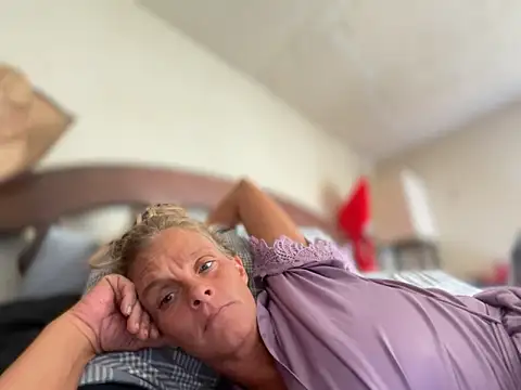 vixendoll87 online show from March 10, 2025, 2:26 pm