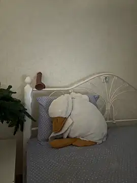 BeatriceTender online show from December 17, 2025, 3:45 am