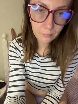 Snapshot of BeatriceTender chatting on June 12, 2026, 6:07 pm BeatriceTender online show from June 12, 2026, 6:07 pm